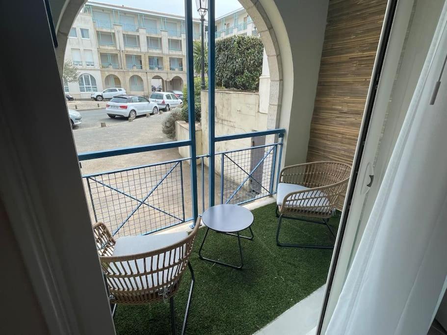 Ferienwohnung Le Bel Iris - Acces Direct Plage Châtelaillon-Plage Exterior foto